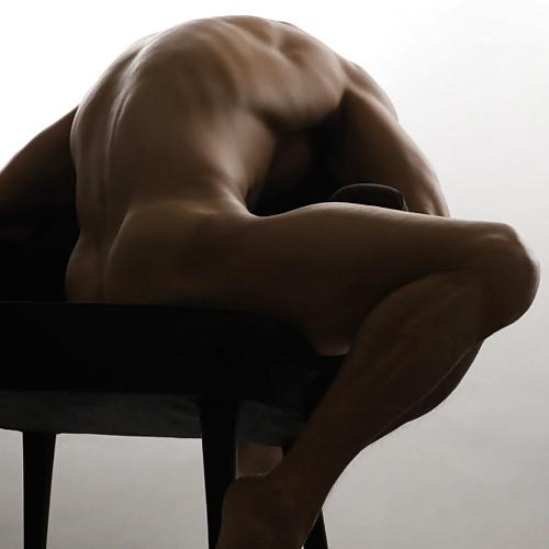 25P Art of male nudes...