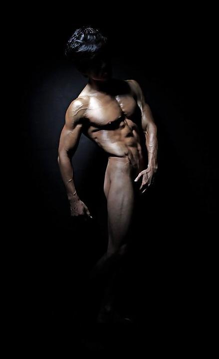 25P Art of male nudes...