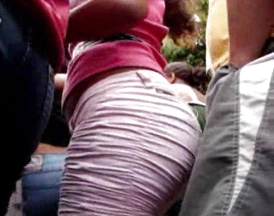 25P 100 Big British Asses