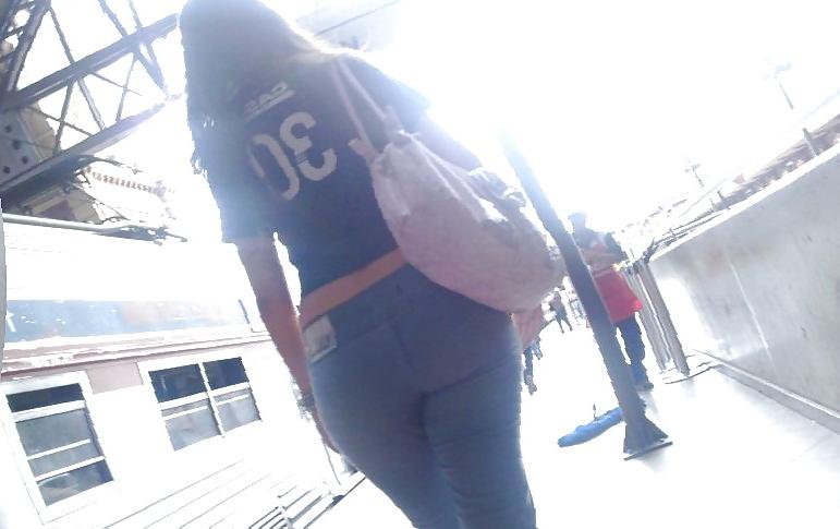25P 100 Big British Asses