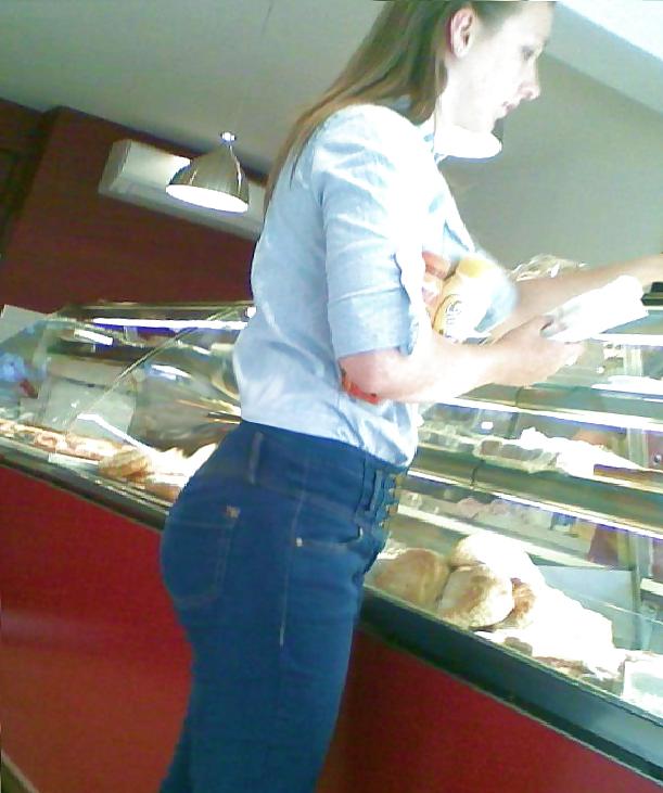 25P 100 Big British Asses