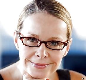 25P Ladies in glasses