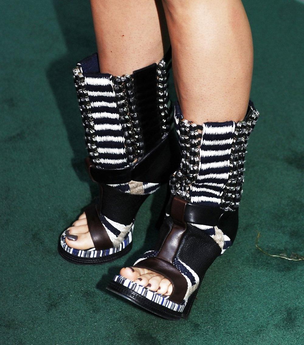 22P Salma Hayek's Feet