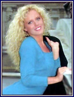 22P Louise Hodges - British Glamour model