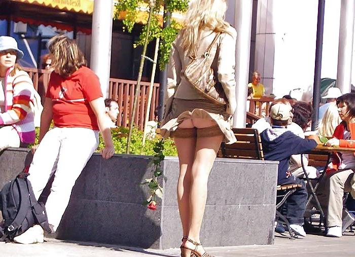 15P Miniskirt in public 