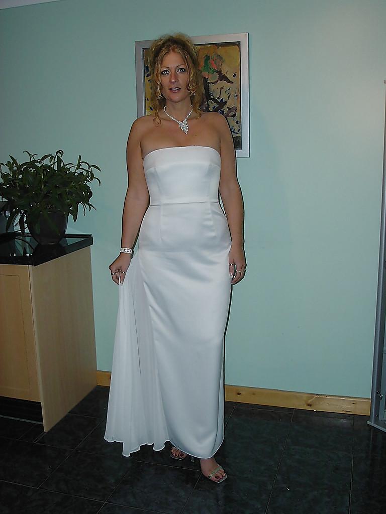25P Blonde Mature British Wife Toni