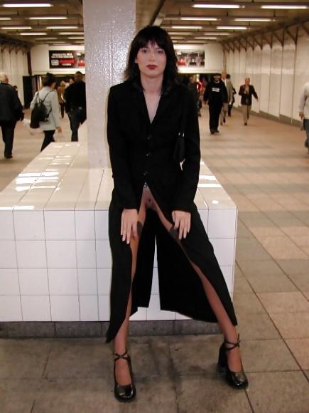 25P Pussy flashing in public. Have they no pride? Who cares!