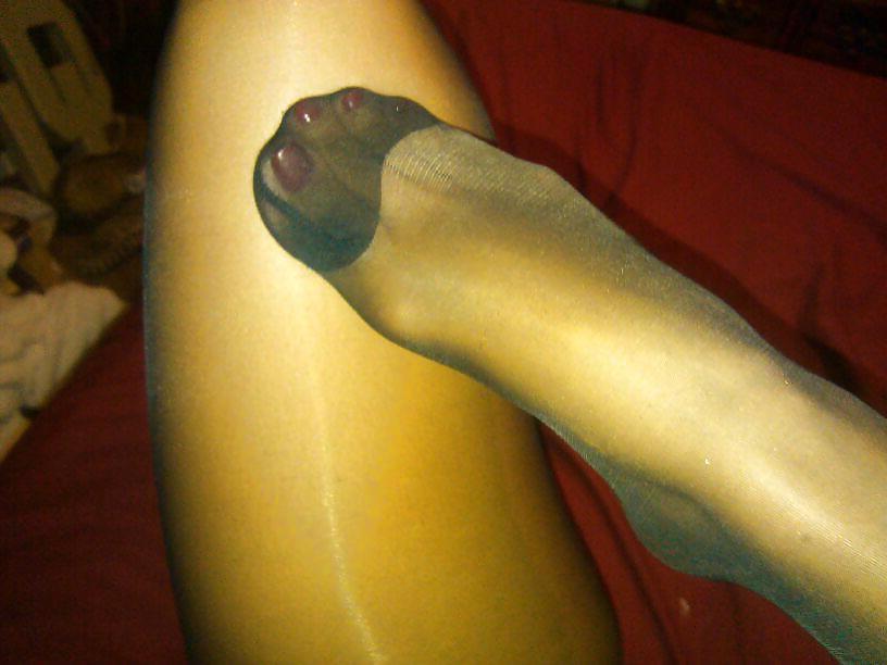 25P Sexy hosed feet
