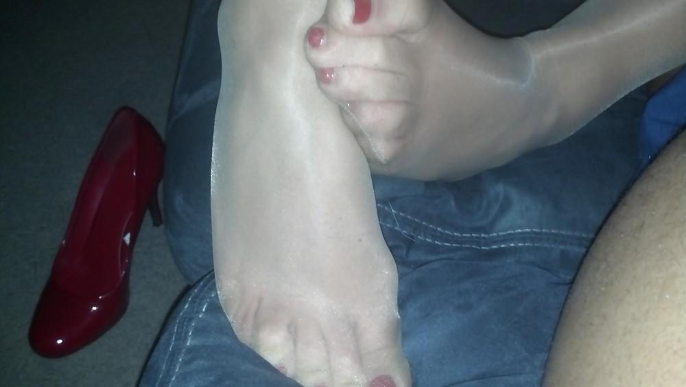 25P Sexy hosed feet