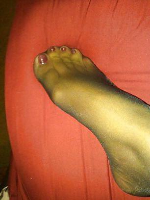 25P Sexy hosed feet