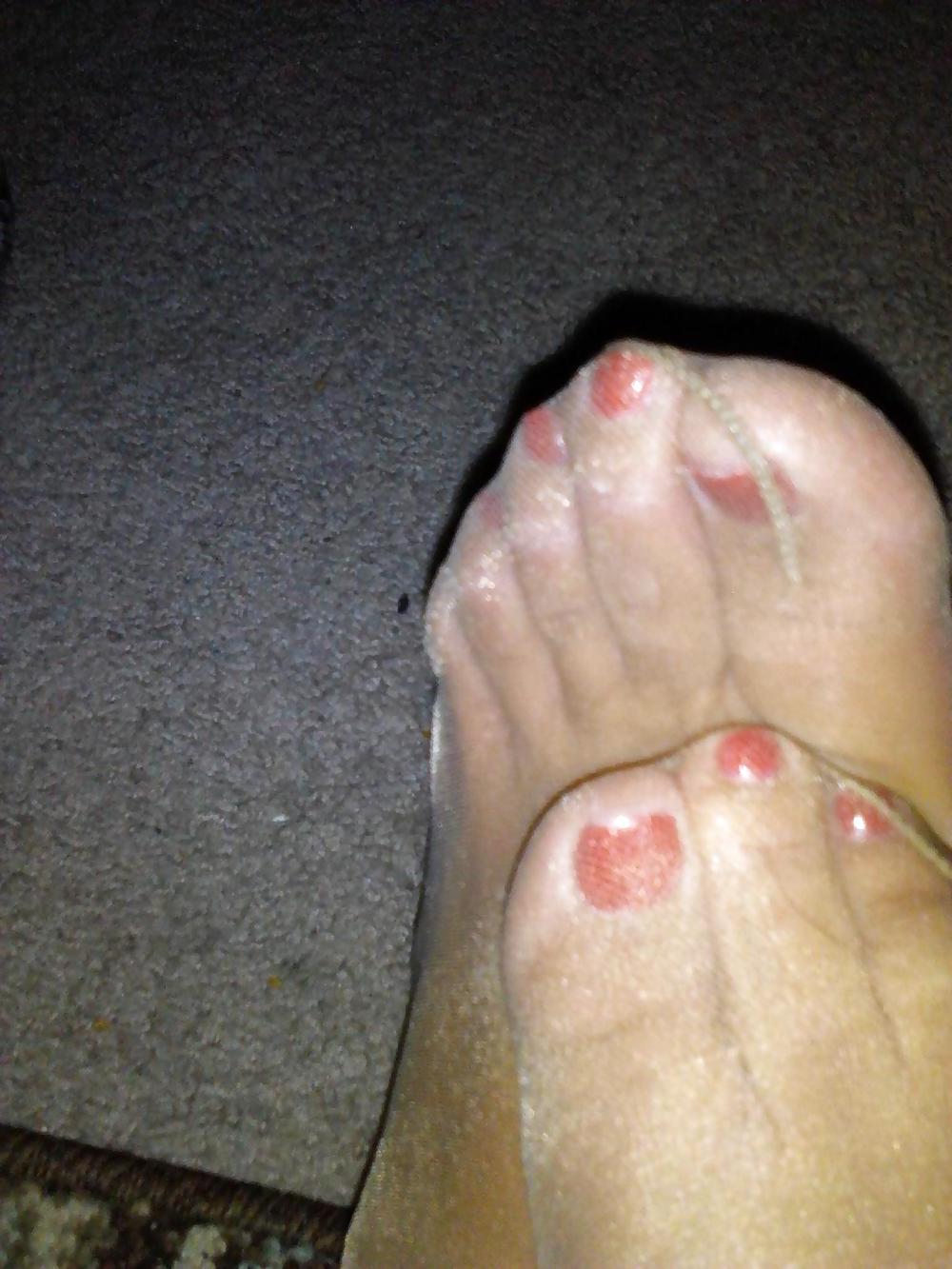 25P Sexy hosed feet