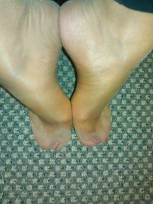 25P Sexy hosed feet