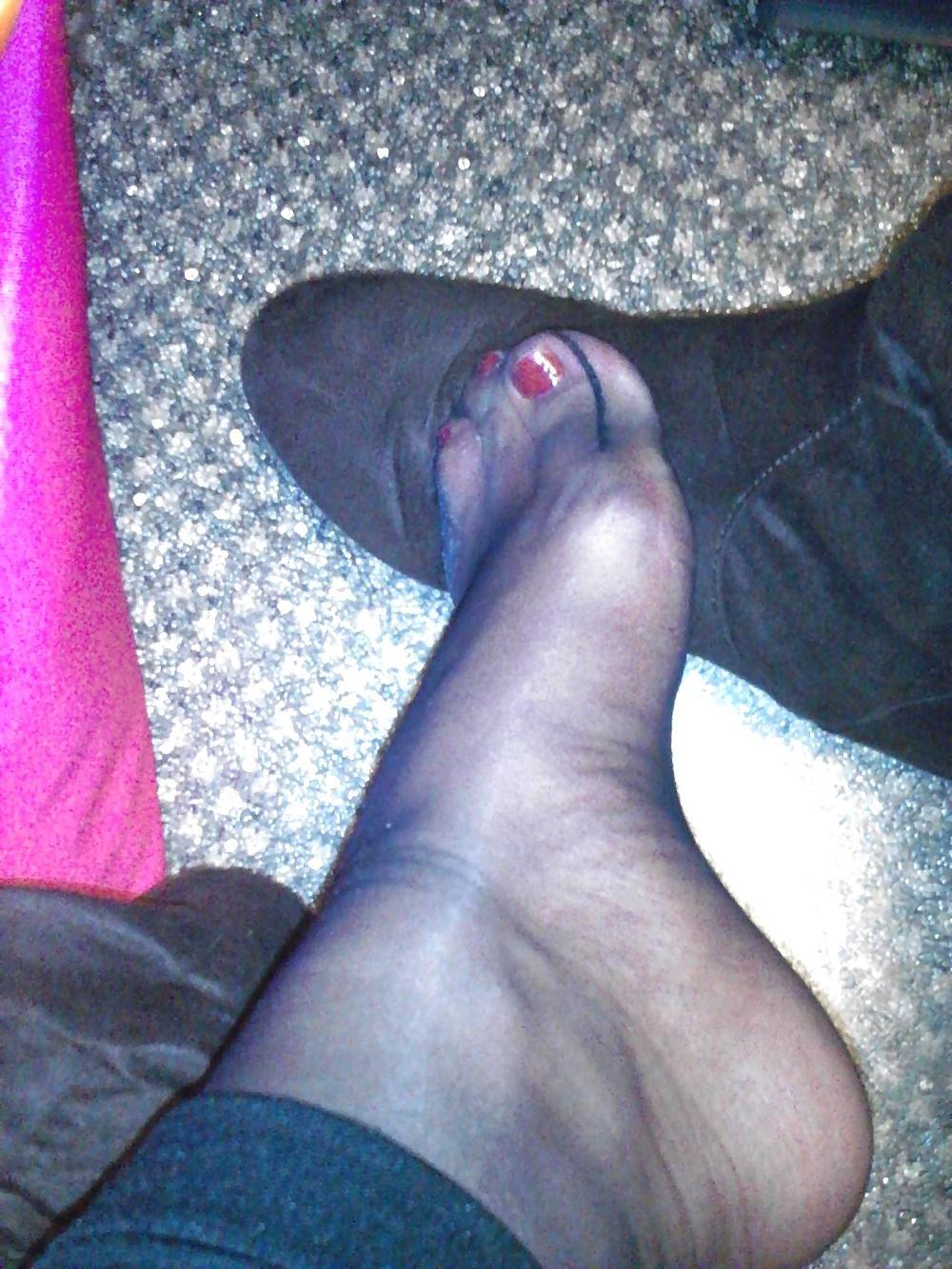 25P Sexy hosed feet