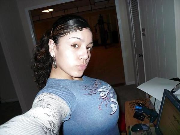 25P Natural Busty Babes