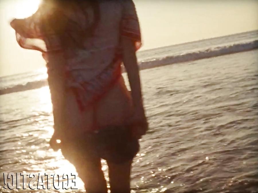 11P Amanda Seyfried Topless in Lovelace