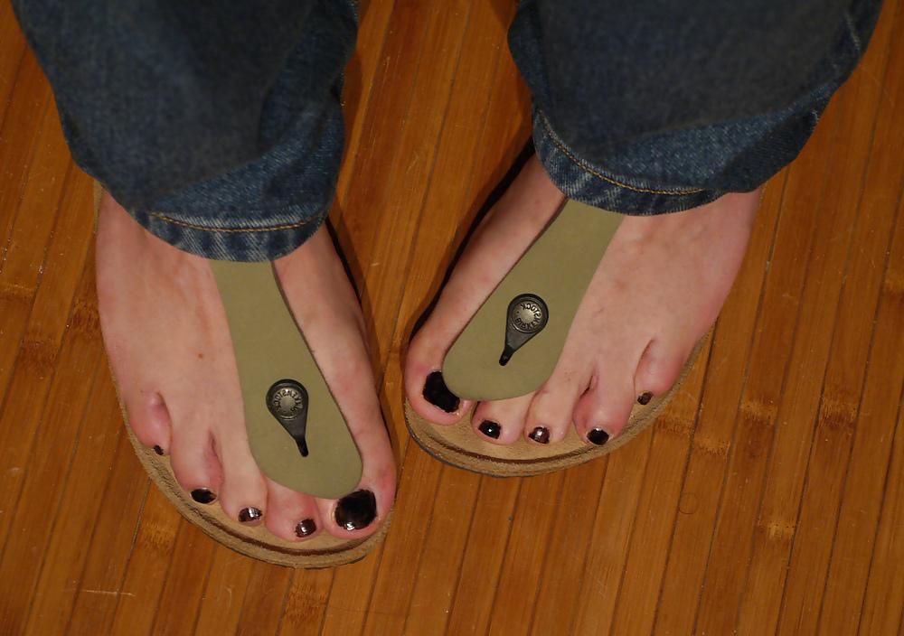 18P Birkenstock Shoes n Feet
