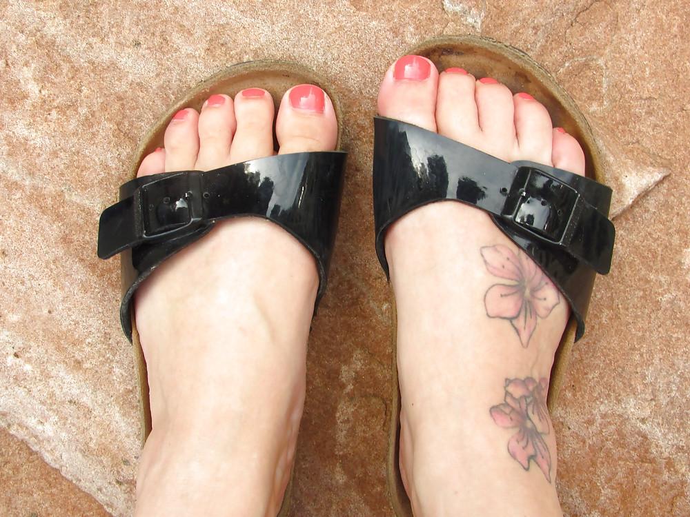 18P Birkenstock Shoes n Feet