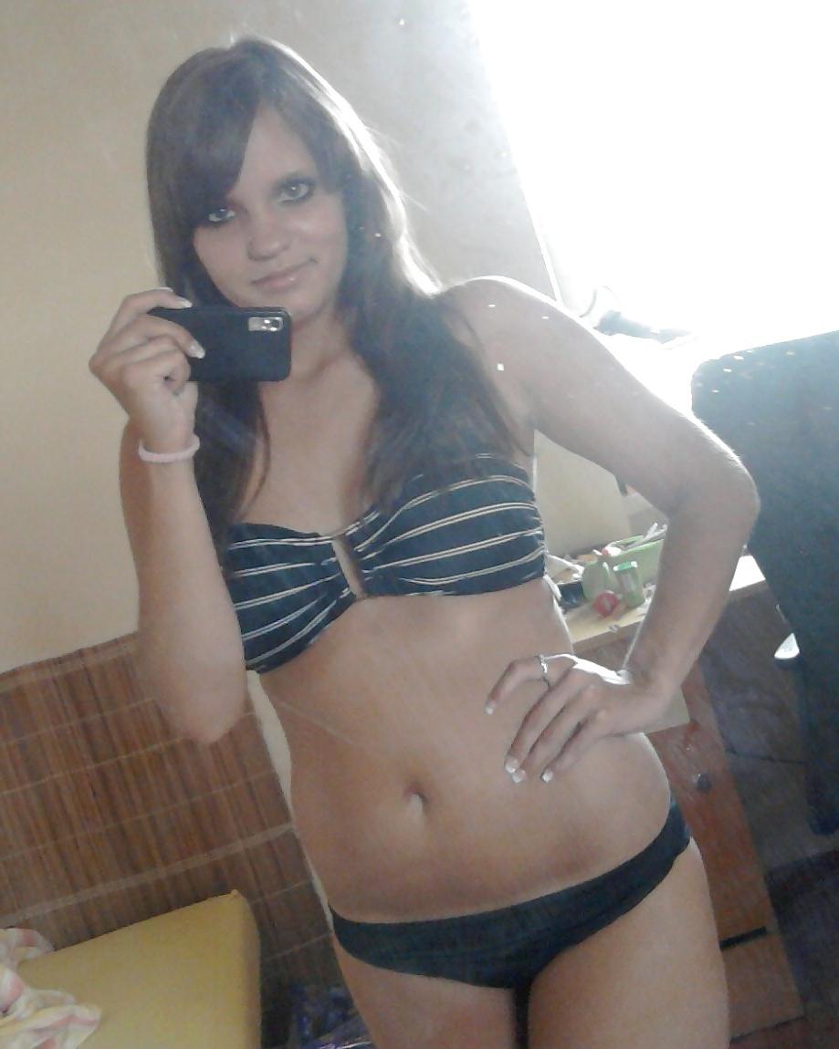 8P Czech Amateur Girl 