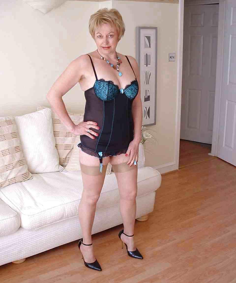 22P Anita dirty british slut exposed 3