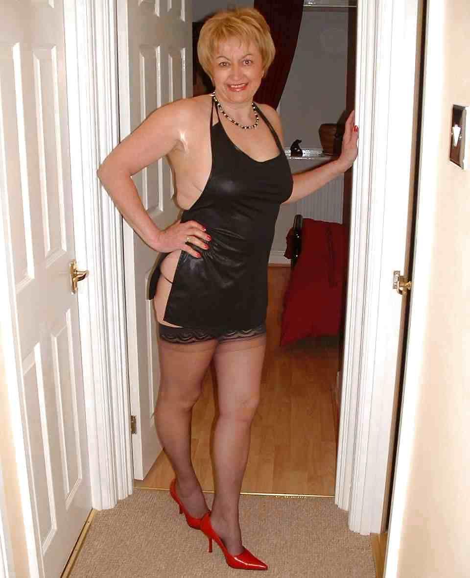 22P Anita dirty british slut exposed 3