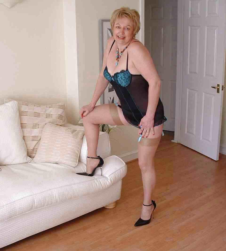 18P Anita dirty british slut exposed 1