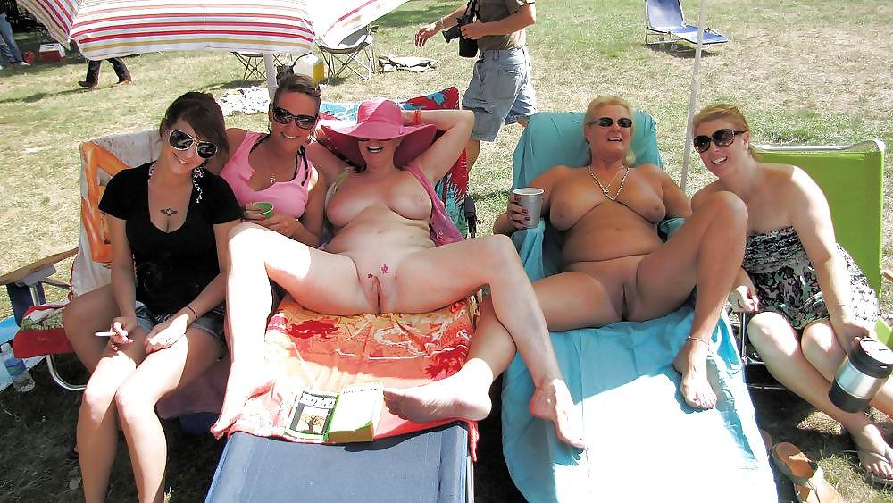 18P Wide and Open in Public -138-