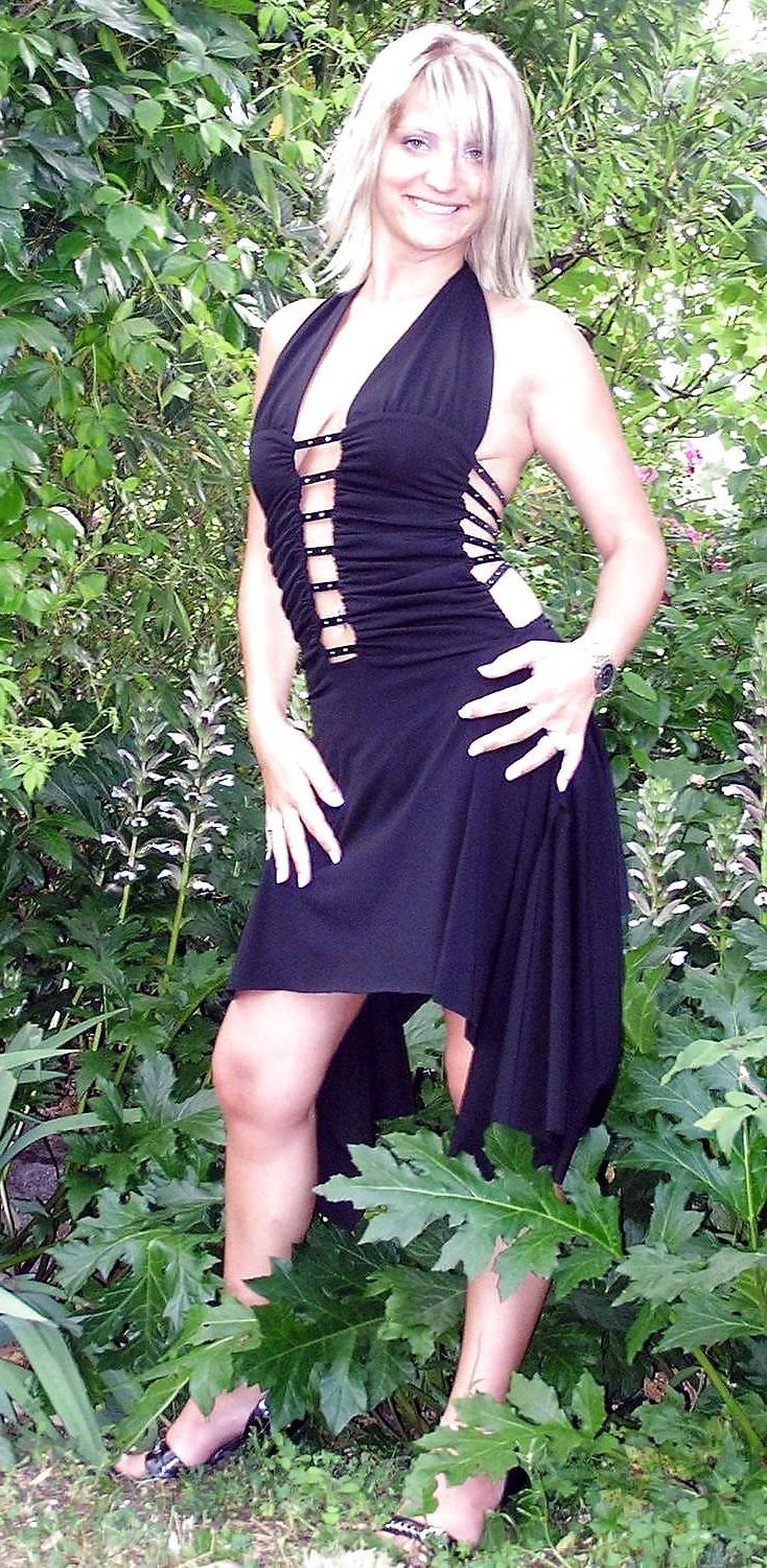 25P Real Hot Amateur MILFS & MATURE...(1)