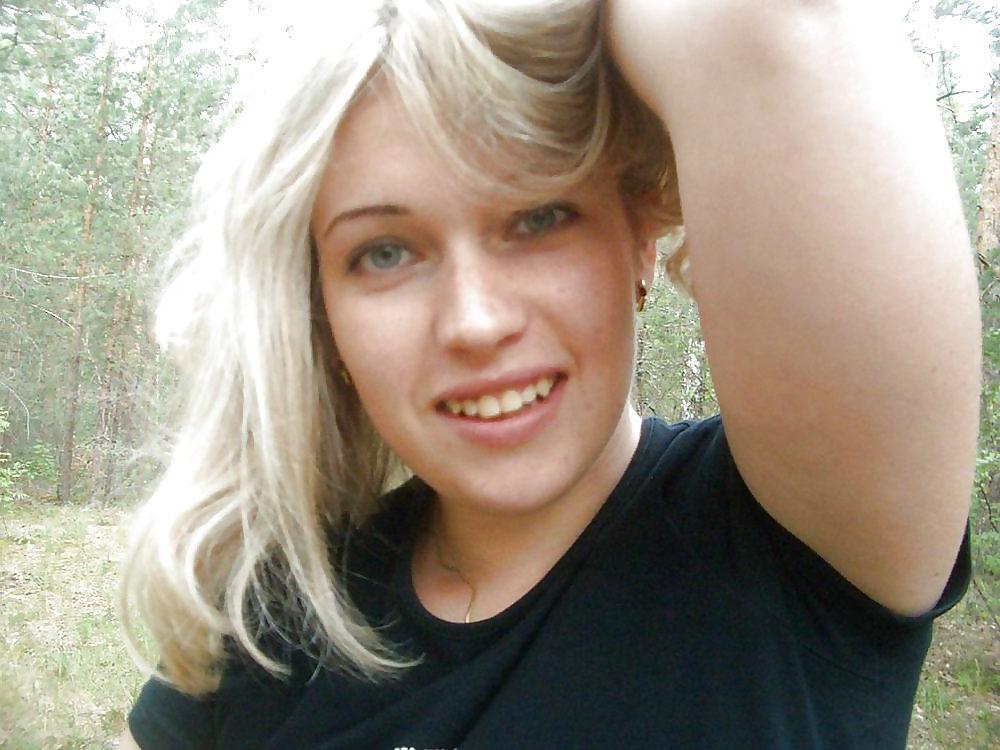 17P Blonde Bride Exposed