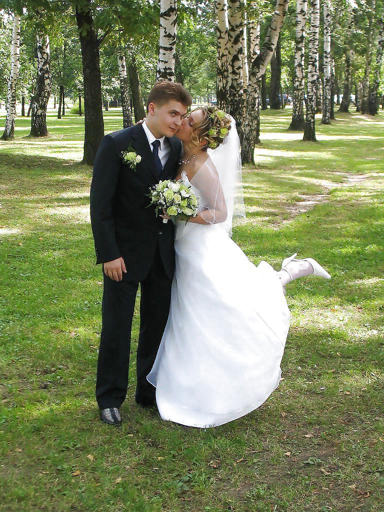 17P Blonde Bride Exposed