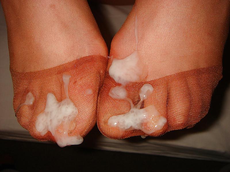25P My Pantyhose feet and Footjobs