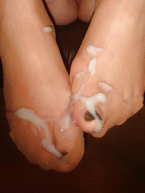 25P My Pantyhose feet and Footjobs