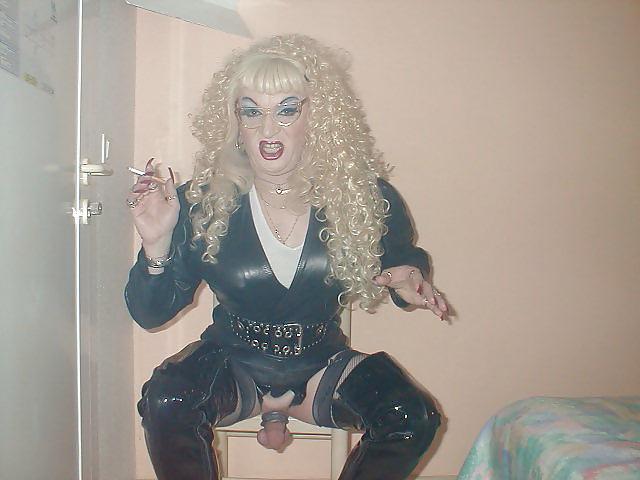 20P Cockrings Bitch Isabelle