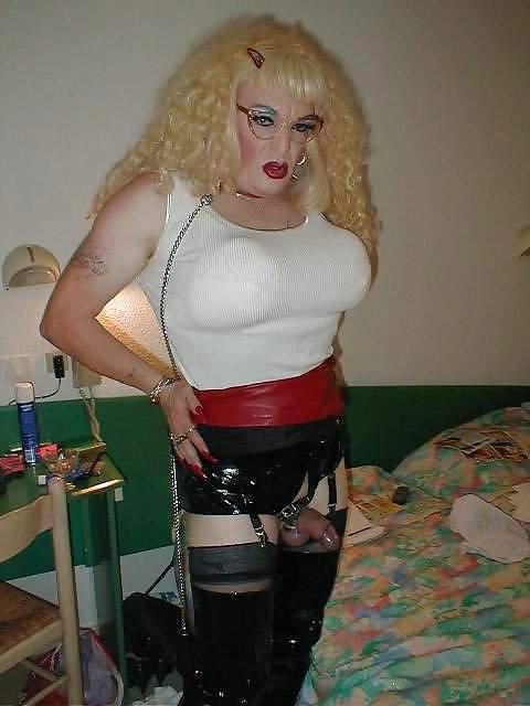 20P Cockrings Bitch Isabelle