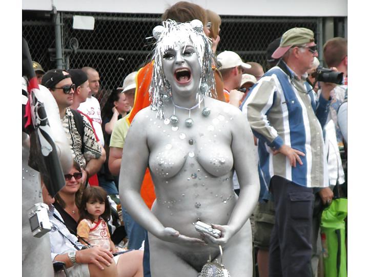 25P Nude Painted Ladies in Public Fetish Gallery 2