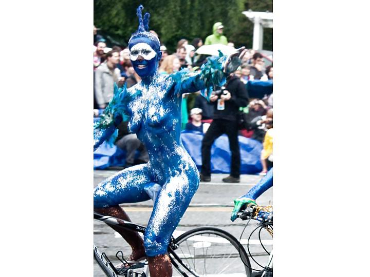 25P Nude Painted Ladies in Public Fetish Gallery 2