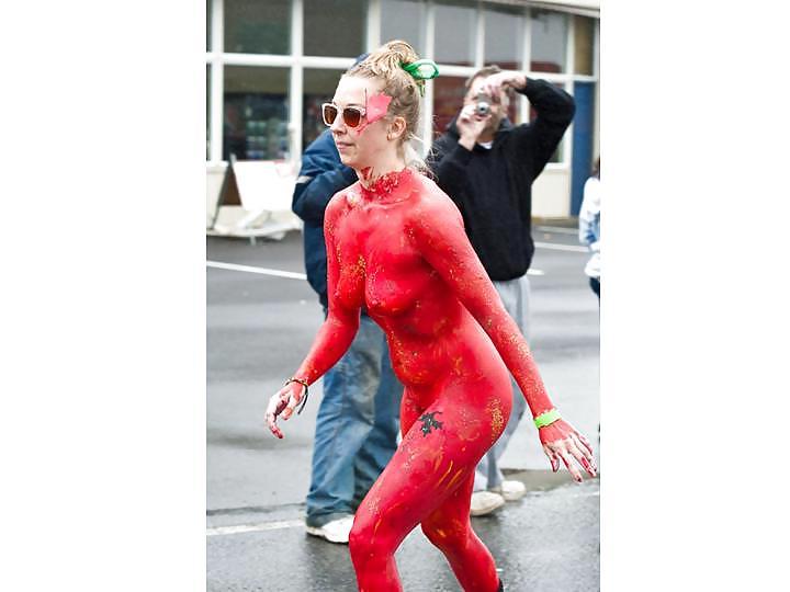 25P Nude Painted Ladies in Public Fetish Gallery 3