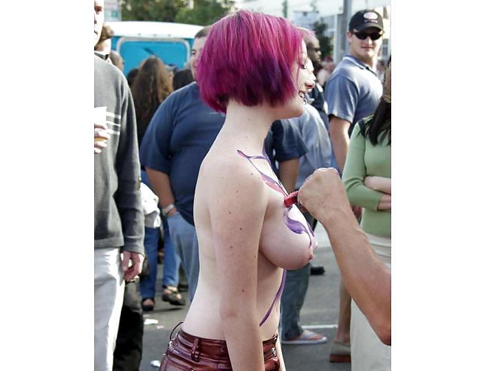 25P Nude Painted Ladies in Public Fetish Gallery 3