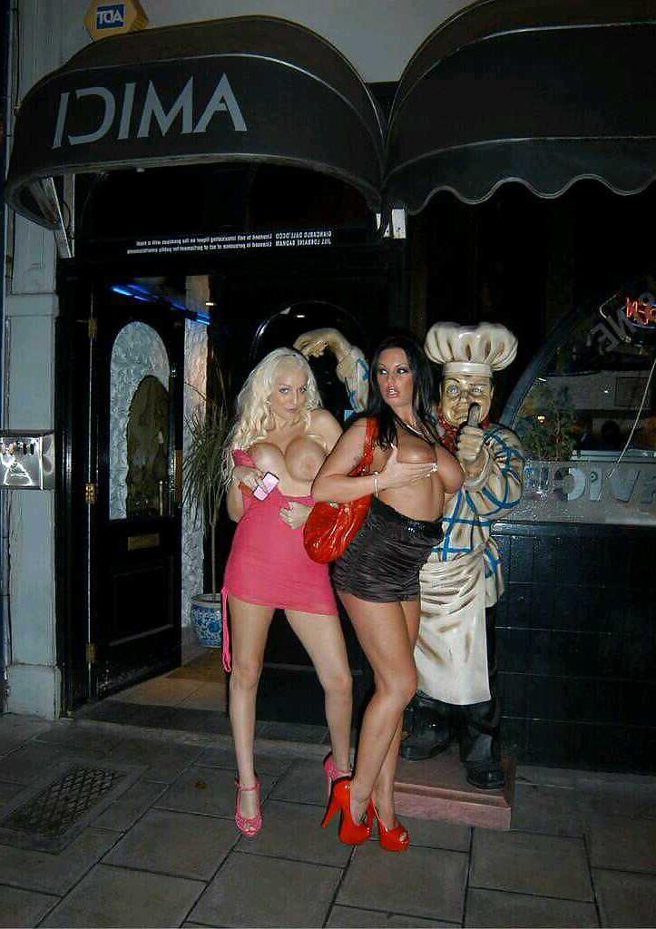 17P Sluts flashing in public