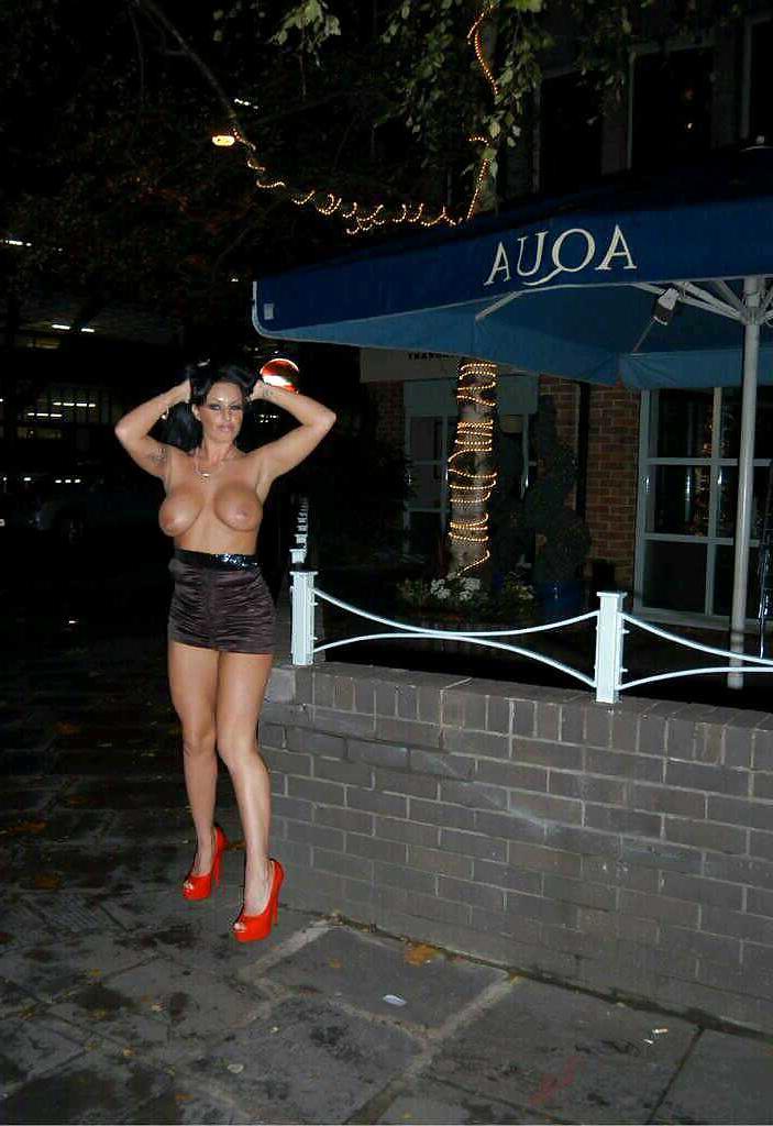 17P Sluts flashing in public