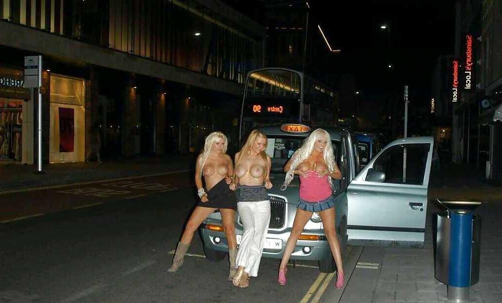 17P Sluts flashing in public