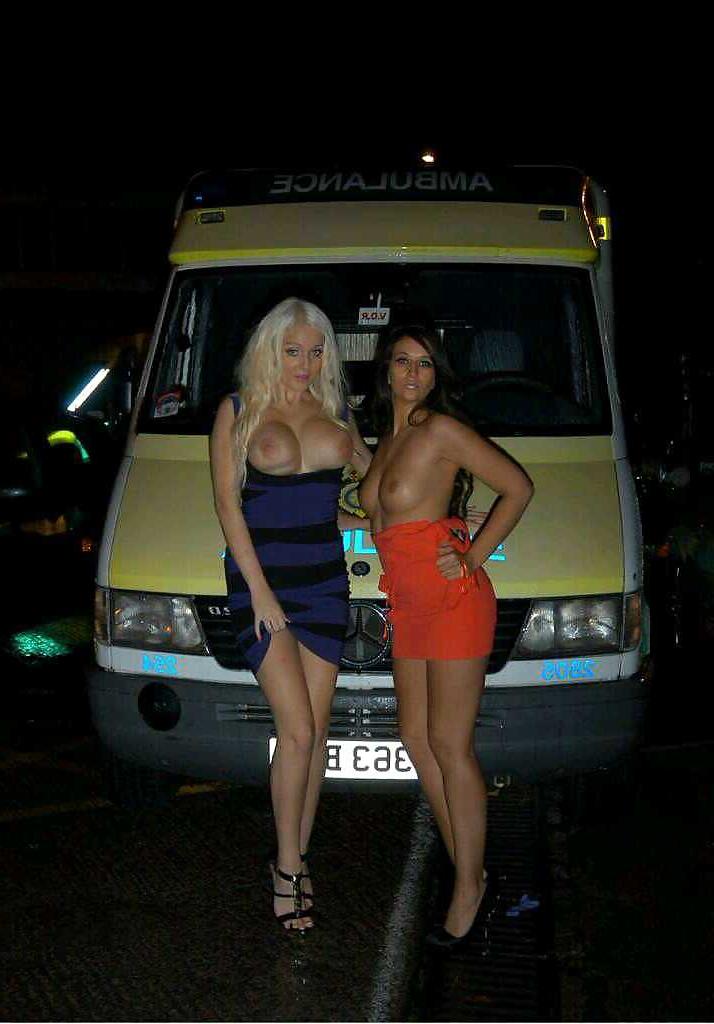 17P Sluts flashing in public