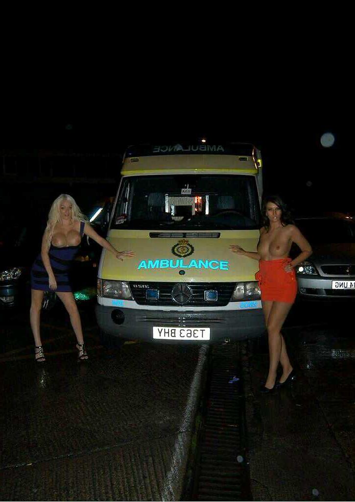17P Sluts flashing in public