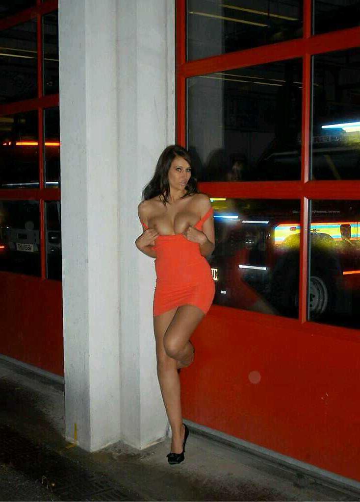 17P Sluts flashing in public