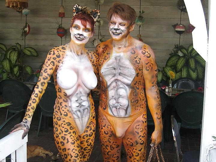 25P Nude Painted Ladies in Public Fetish Gallery 12