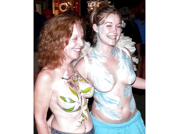 25P Nude Painted Ladies in Public Fetish Gallery 12