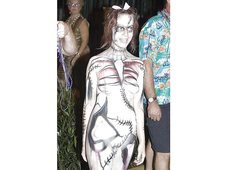25P Nude Painted Ladies in Public Fetish Gallery 12