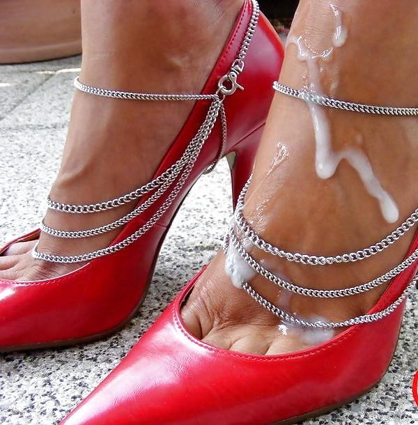25P Cummy feet..