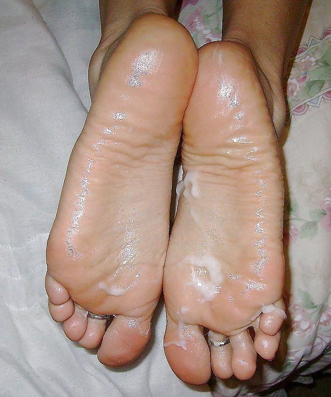 25P Cummy feet..