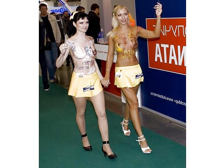 25P Nude Painted Ladies in Public Fetish Gallery 17