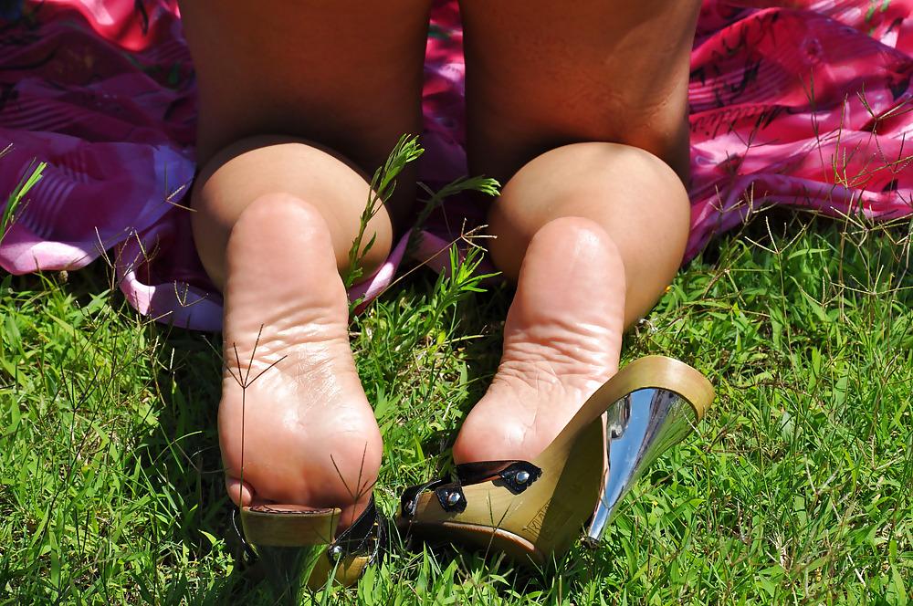 25P Girlfriend and others feet